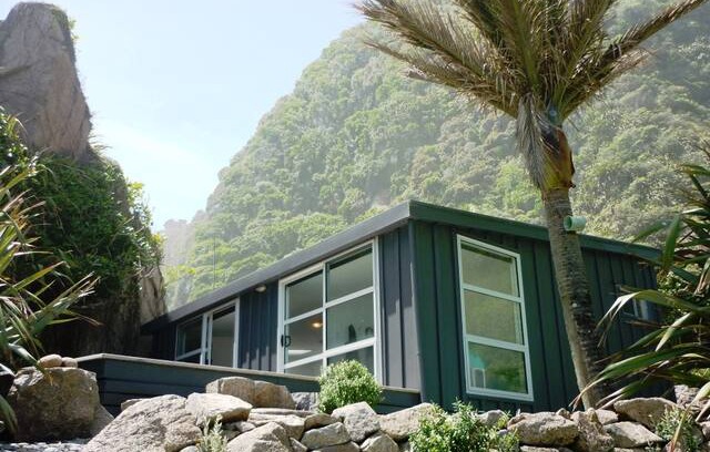 Paparoa National Park House | Perfect Strangers beachfront