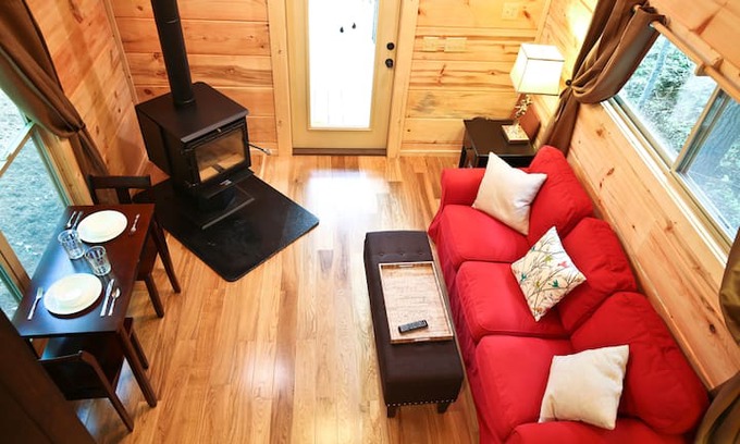 Brevard Cabin | Grey Fox Getaway in Happy Fox Hollow