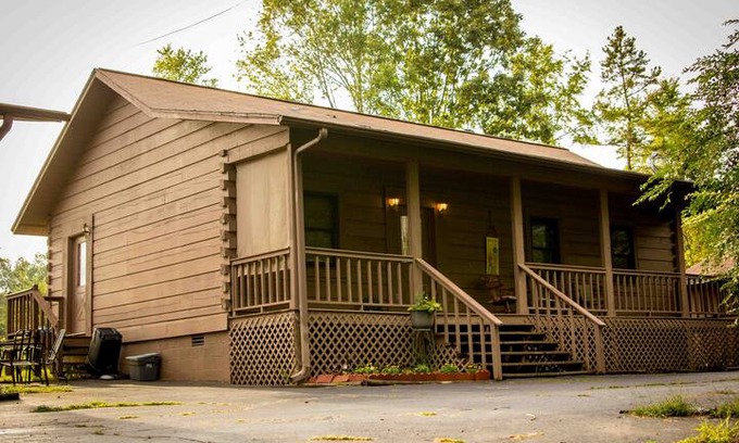 Hot Springs Cabin | Cabins on Grand- Cabin #3