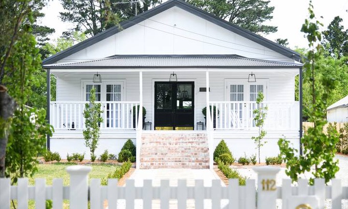 Leura House | Orchard Cottage, Luxury Hamptons House in Leura