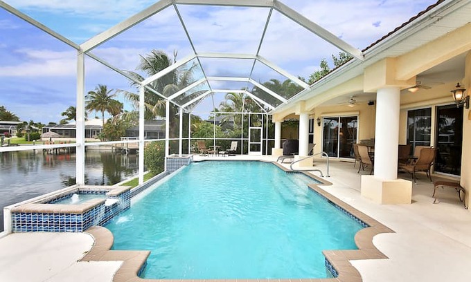 Pelican House | Dreamvilla Louisiana in Cape Coral