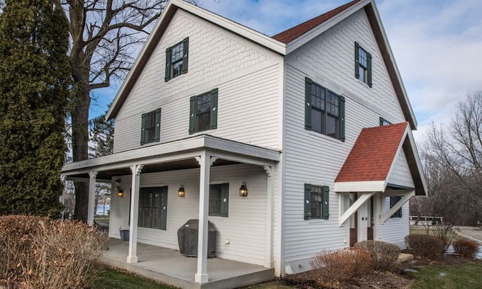 West Bend Cabin | Timmer's Cottage on Big Cedar Lake (Cabin #1)