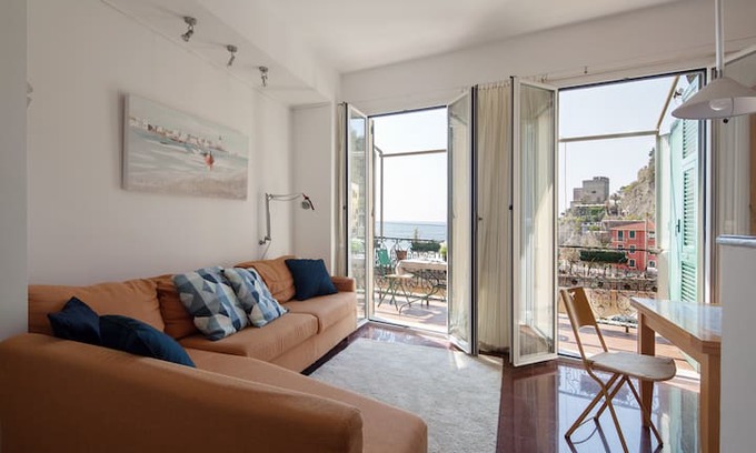 Borgo Antico Apartment | Orizzonte sul mare, al centro delle 5 Terre