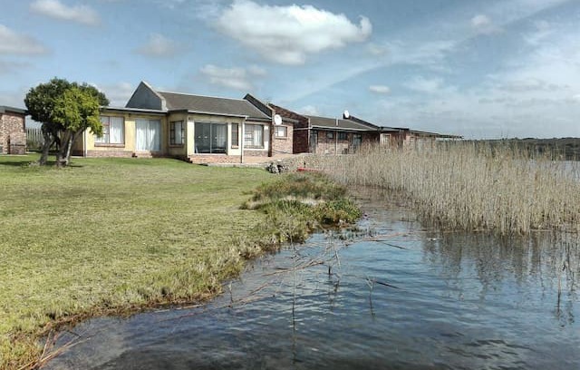 Jeffreys Bay Villa | Shoreline Chalets, Chalet 4