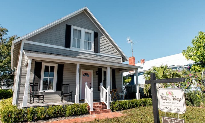 Tarpon Springs House | The Hibiscus House