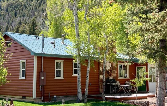 Kamas Cabin | Cabin with Sauna, Creek, & Kayaks near Park City