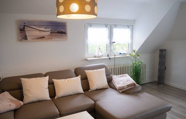 Geltow Apartment | Ferienwohnung Irma Pfeiffer (Schwielowsee OT Geltow), Ferienwohnung 68 qm, OG, Wohnzi., Schlafzi., Küche, Wannenbad, Balkon