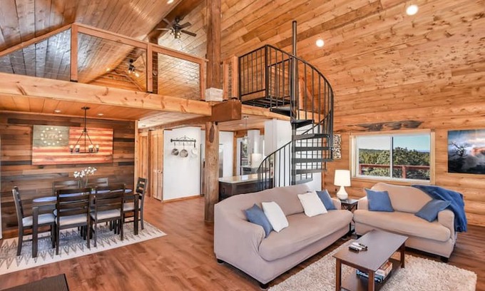Williams Cabin | Sunset Ridge Log Cabin w/HOT TUB!