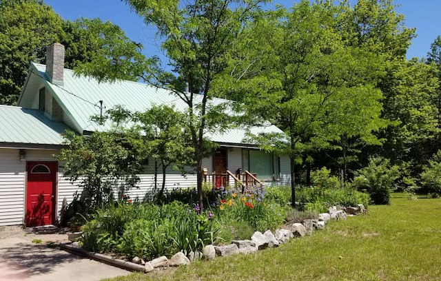 Harbor Springs Bed & Breakfast | Cycle Inn -Rooms for Rent-B&B Style Master Bedroom