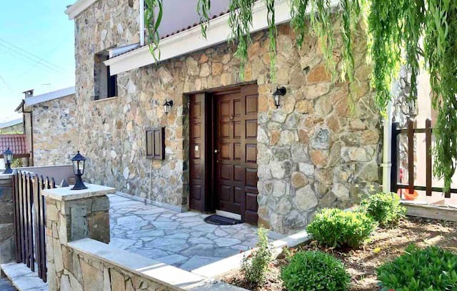 Platres Villa | 2-floor 3 bedroom luxury stone house in Platres