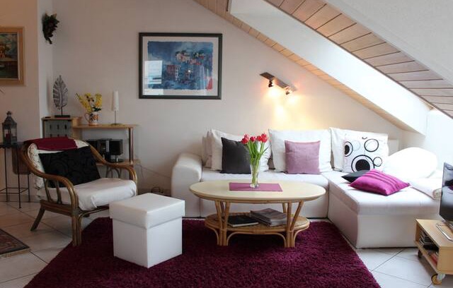 Radolfzell am Bodensee Apartment | Ferienwohnung Seeoase, (Radolfzell-Markelfingen), Ferienwohnung Seeoase, 61qm, 1 Schlafzimmer, max. 3 Personen