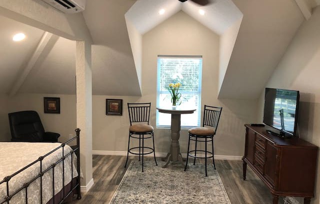 Historic District Apartment | New Smyrna Beach Inn-2nd floor loft apartment