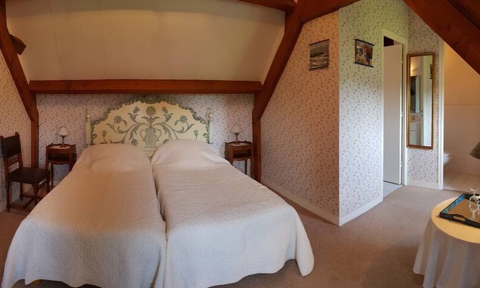 Plouigneau Bed & Breakfast | Chambre d'Hôtes "Catherine de Kergariou"
