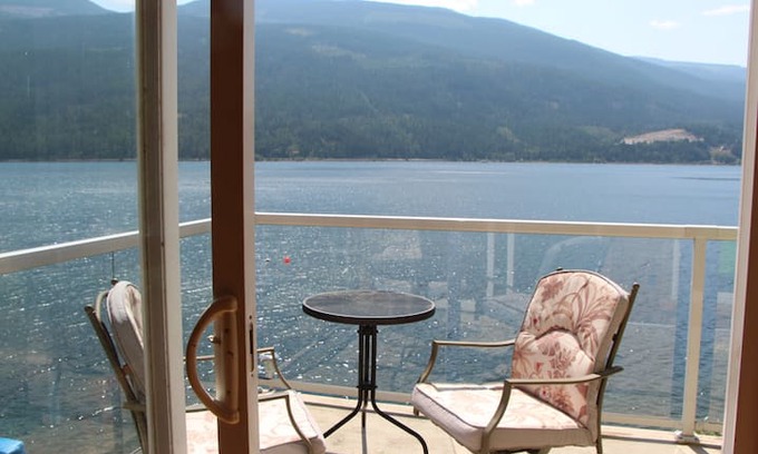 Sicamous Cabin | Mara Lake front Turtle Bay Cabin