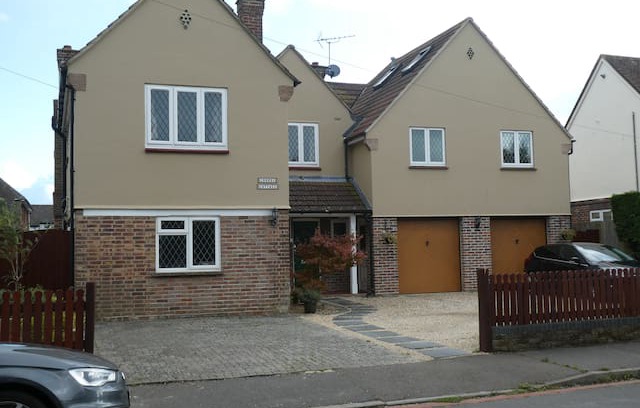 Bognor Regis Apartment | Coombe Cottage in Bognor Regis by the sea.