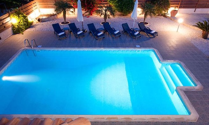 Mandria House | 5 Star 3 Bed Luxury Villa in Mandria A2