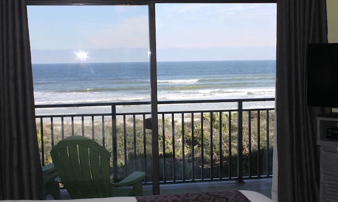 Crescent Beach Apartment | Windjammer 207, Oceanview and river view