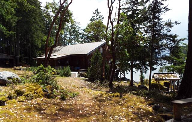 Whaletown Cabin | Tan Island lodge