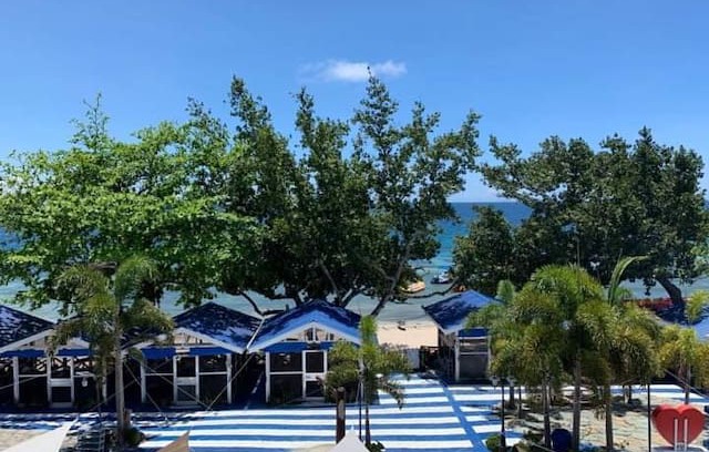 Initao Bed & Breakfast | The beach is calling, stay at Blu Sands