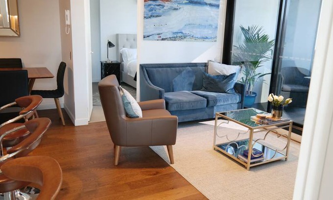 Melbourne Central Business District Apartment | Melbourne CBD, 3 Bedrooms with amazing views.