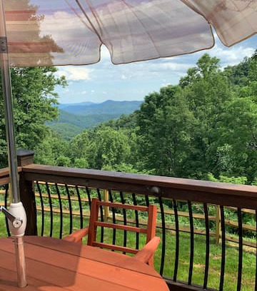 Apple Ridge Cabin | The Red Rover