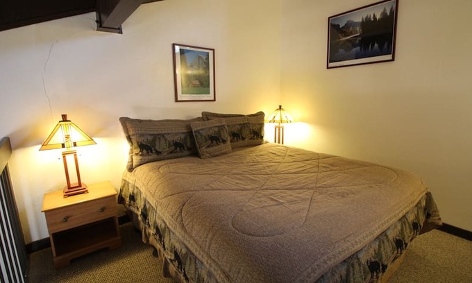 Yosemite West Apartment | Yosemite West Small Loft Condo A212