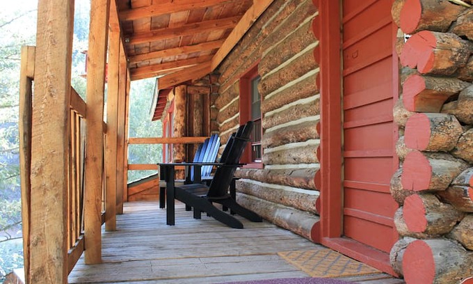 Sphinx Park Cabin | The Hummingbird Hideaway
