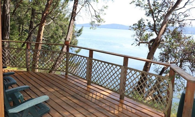 Galiano Cabin | THE HUMBLE COTTAGE