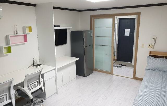 Gyeongju Apartment | 305새롭게 꾸며진 풀옵션 원룸 ,경주시내와 가까운 석장동에서 아늑한 경치도좋은 숙소 :)