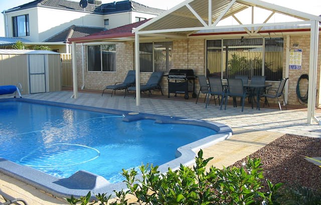 Port Kennedy House | Lakeside House - Port Kennedy 4 x 2