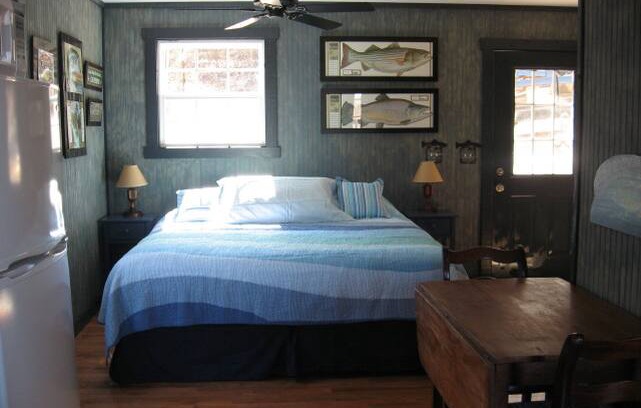 Sparta Cabin | Romantic cabin on farm w/Hot Tub