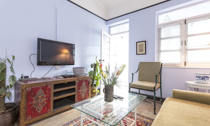 Connaught Place Apartment | CP 24/7 Security - Charm - Balcony