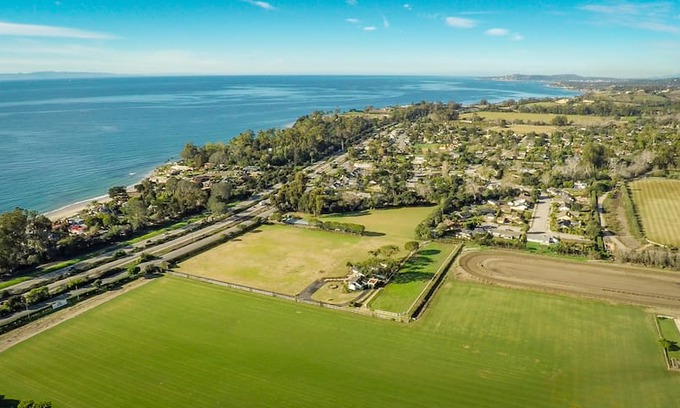Toro Canyon House | The Cottages at Polo Run on 7 acres