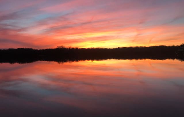 Fairbanks Boat Rental | Slip Away Marina - Waterfront Floating Home