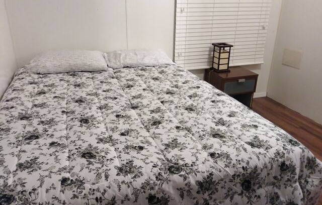 Chinle House | Very nice room in Chinle very convenient location