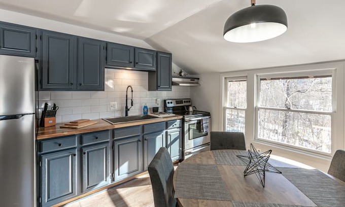 Post Mills Apartment | The Lake Fairlee Apt. (No Cleaning Fee)