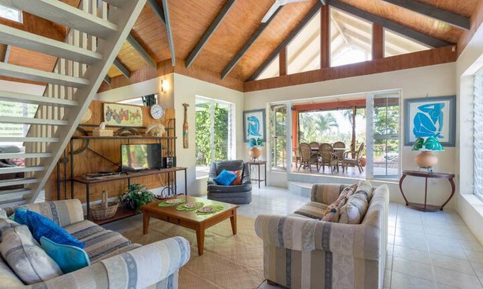 Muri House | Muri Beach Manor