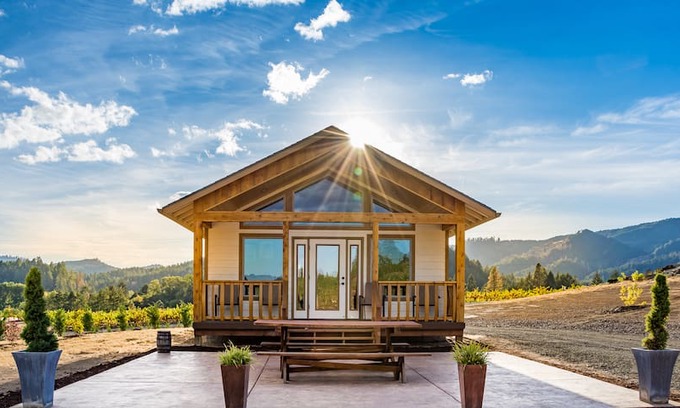 Roseburg House | Chardonnay Chalet at the Vineyard