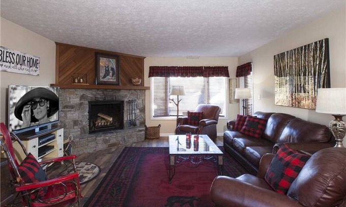 Blowing Rock Apartment | Juniper #6 - Chetola Resort 1BR Condo within Walking Distance of Main Lodge, Spa, Recreation Center/Heated Indoor Pool, and Timberlake's Restaurant