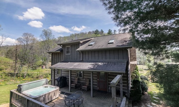 Vilas Cabin | Love Hollow - Charming Cabin in Vilas with Hot Tub - Pond - Firepit!