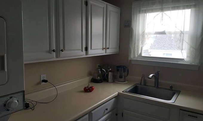 Hampton Apartment | Beach Rental - 17 Riverview Terrace - Unit C Upper