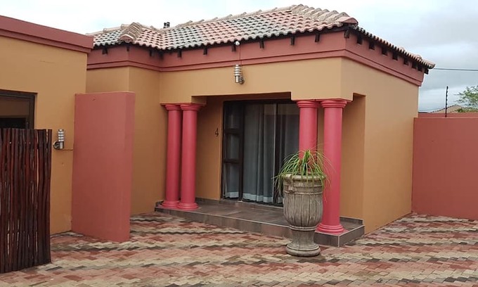 Thohoyandou Hotel | Thavhani Guest House