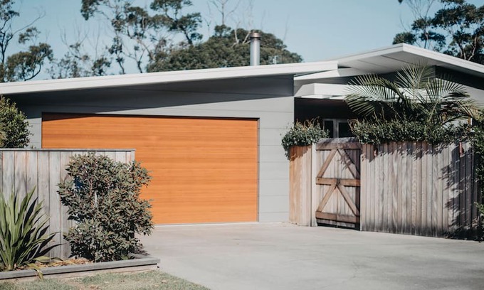 Berrara House | Salthouse Berrara - the perfect beach side retreat