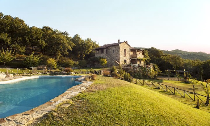 Castiglione d'Orcia Villa | Poderi Vignalunga wedding venue,up to 22 guests