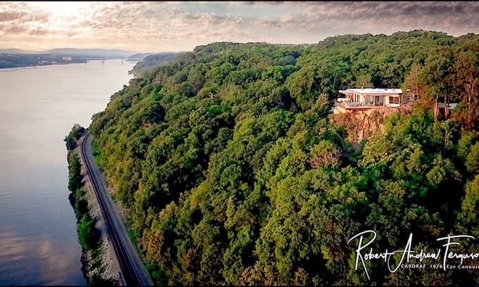 Town of Lloyd House | Splendid Isolation @ Extraordinary Country Retreat
