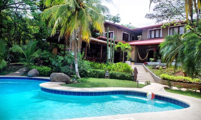 Tamarindo Hotel | Bonga House Dorms