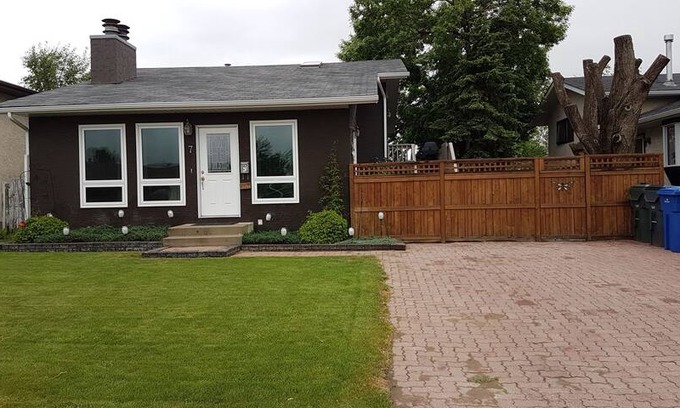 Medicine Hat House | The Ireland House