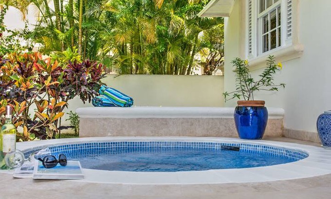 Little Battaleys House | Battaleys Mews 11, Blue Jacaranda