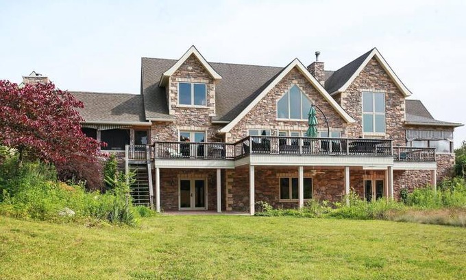 Berrien Springs House | Wolf Ranch in Wine Country