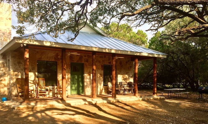 Pipe Creek House | Medina River cabins - Laurel House 2